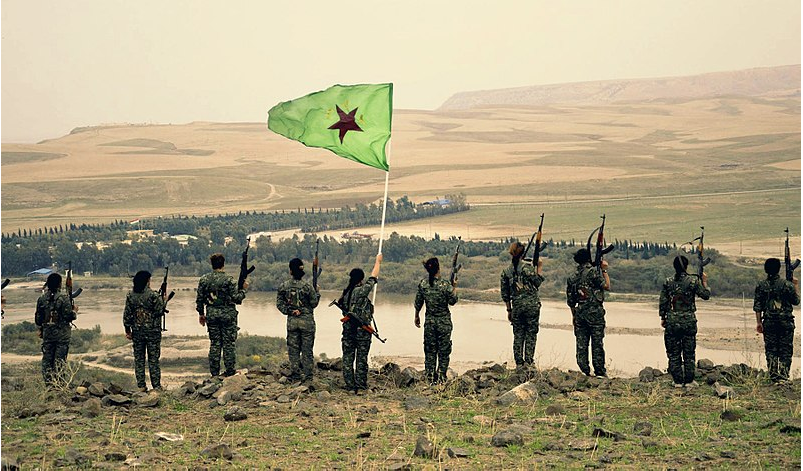 Fighters of the YPJ.